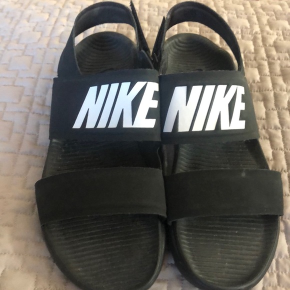nike waterproof sandals